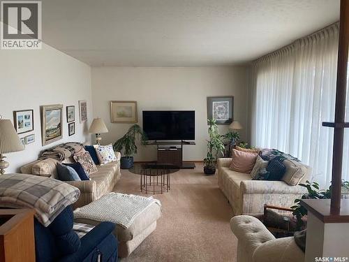 53 Gardiner Avenue, Regina, SK - Indoor Photo Showing Living Room