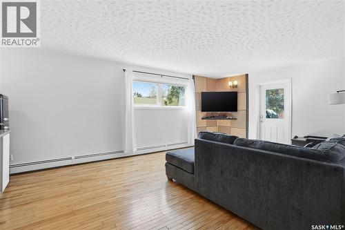 1643 General Crescent, Moose Jaw, SK - Indoor Photo Showing Living Room