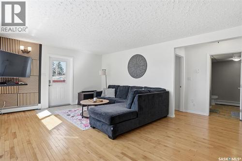 1643 General Crescent, Moose Jaw, SK - Indoor Photo Showing Living Room