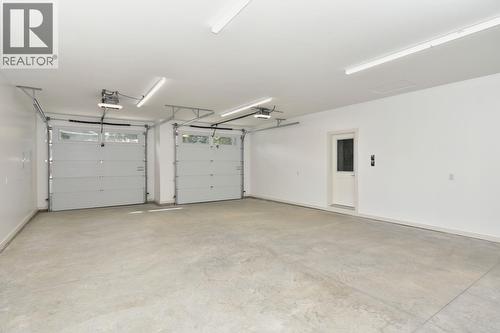 2799 Mountview Drive, Blind Bay, BC - Indoor Photo Showing Garage