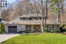 444 DRUMMOND Road Oakville, ON L6J 4L4