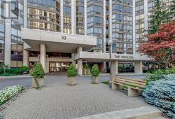 212 - 10 KENNETH AVENUE Toronto, ON M2N 6K6