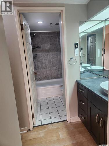 570 424 Spadina Crescent E, Saskatoon, SK - Indoor Photo Showing Bathroom