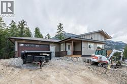 896 Copper Point Way Windermere, BC V0A 1K3
