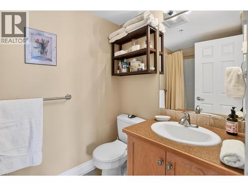 550 Rainbow Drive Unit# 302, Kaslo, BC - Indoor Photo Showing Bathroom