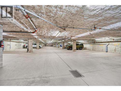 550 Rainbow Drive Unit# 302, Kaslo, BC - Indoor Photo Showing Garage