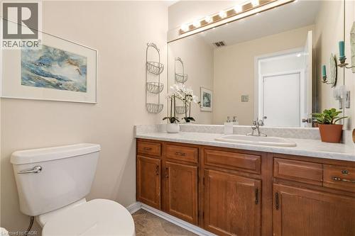 360 Pomona Avenue, Burlington, ON - Indoor Photo Showing Bathroom