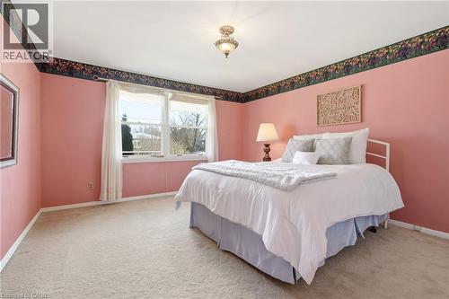 360 Pomona Avenue, Burlington, ON - Indoor Photo Showing Bedroom