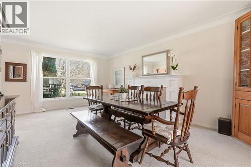 360 Pomona Avenue, Burlington, ON - Indoor Photo Showing Dining Room