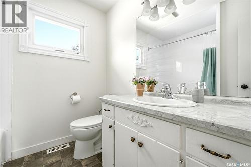 112 1St Avenue, Edenwold, SK - Indoor Photo Showing Bathroom