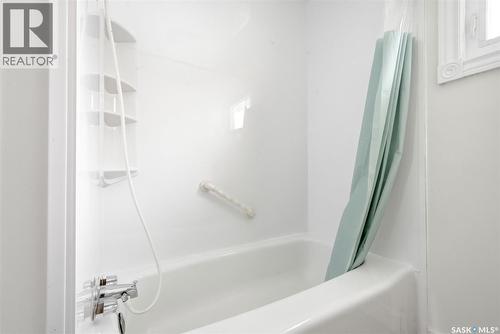 112 1St Avenue, Edenwold, SK - Indoor Photo Showing Bathroom