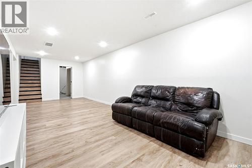 112 1St Avenue, Edenwold, SK - Indoor