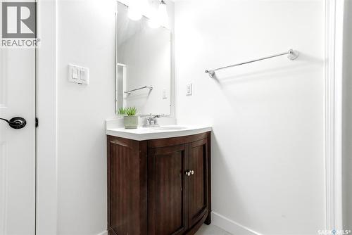 112 1St Avenue, Edenwold, SK - Indoor Photo Showing Bathroom