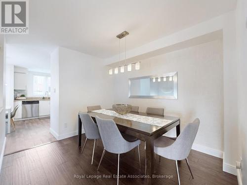 7114 Chatham Court, Mississauga, ON - Indoor Photo Showing Dining Room