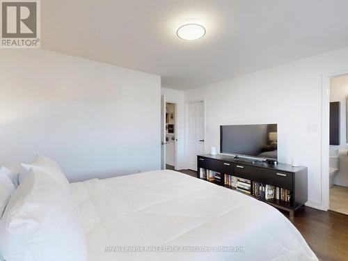 7114 Chatham Court, Mississauga, ON - Indoor Photo Showing Bedroom
