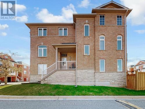 7114 Chatham Court, Mississauga, ON - Outdoor With Exterior