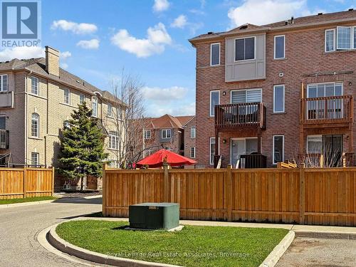 7114 Chatham Court, Mississauga, ON - Outdoor