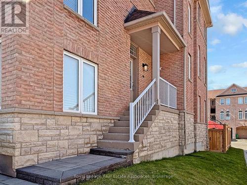 7114 Chatham Court, Mississauga, ON - Outdoor With Exterior