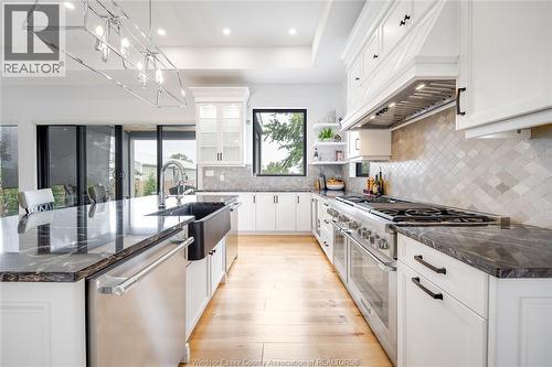 77 Bissonnette Lane, Lakeshore, ON - Indoor Photo Showing Kitchen With Upgraded Kitchen