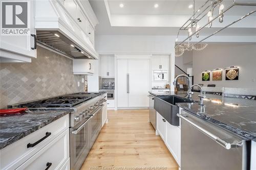 77 Bissonnette Lane, Lakeshore, ON - Indoor Photo Showing Kitchen With Upgraded Kitchen