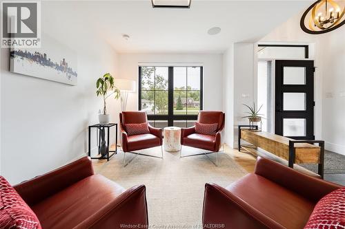 77 Bissonnette Lane, Lakeshore, ON - Indoor Photo Showing Living Room