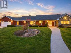 855 Ross Avenue Penticton, BC V2A 3A5