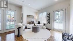 82 HARGRAVE LANE Toronto, ON M4N 0A4