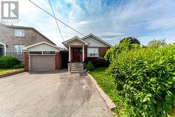 109 REGINA AVENUE Toronto, ON M6A 1R5