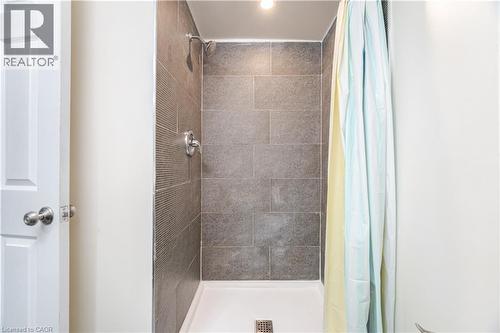 297 Mohawk Road W, Hamilton, ON - Indoor Photo Showing Bathroom