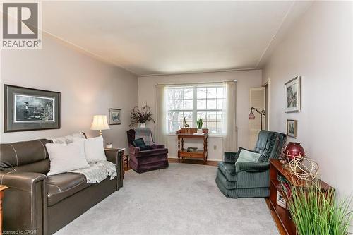 70 Inwood Crescent, Kitchener, ON - Indoor Photo Showing Living Room