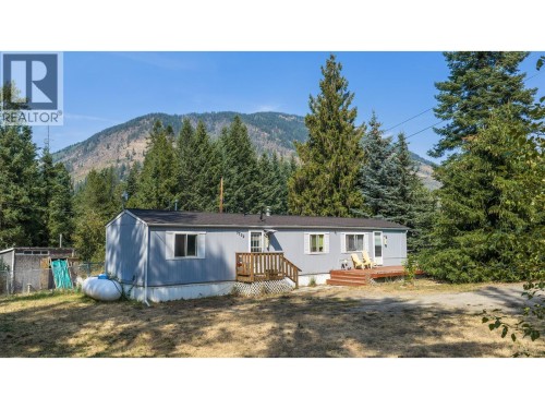5702 Bertha Road, Kitchener, BC 