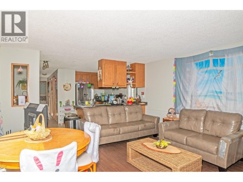 5702 Bertha Road, Kitchener, BC 