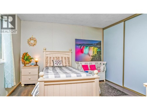 5702 Bertha Road, Kitchener, BC 