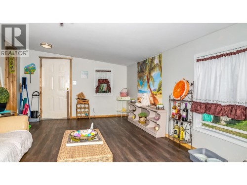 5702 Bertha Road, Kitchener, BC 