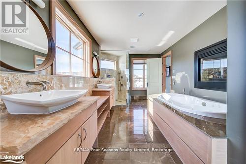 12 Windrose Valley Boulevard, Clearview, ON - Indoor Photo Showing Bathroom