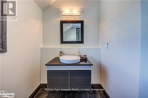 12 Windrose Valley Boulevard, Clearview, ON - Indoor Photo Showing Other Room