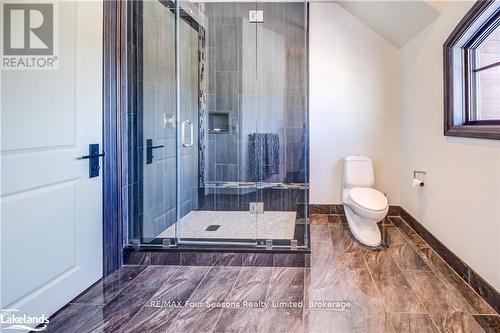 12 Windrose Valley Boulevard, Clearview, ON - Indoor Photo Showing Bathroom