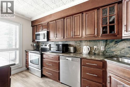 1106 Gryphons Walk, Regina, SK - Indoor Photo Showing Kitchen