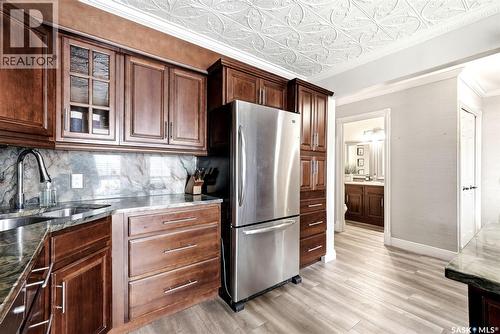 1106 Gryphons Walk, Regina, SK - Indoor Photo Showing Kitchen