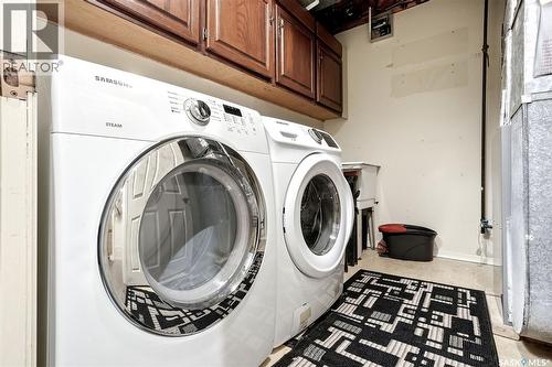 1106 Gryphons Walk, Regina, SK - Indoor Photo Showing Laundry Room
