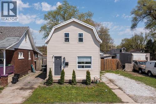 2210 JANETTE  Windsor, ON N8X 1Z8