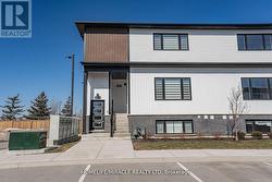 825 - 4263 FOURTH AVENUE Niagara Falls, ON L2E 0C2