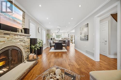 4302 Highgate Crescent, Mississauga, ON - Indoor Photo Showing Living Room With Fireplace