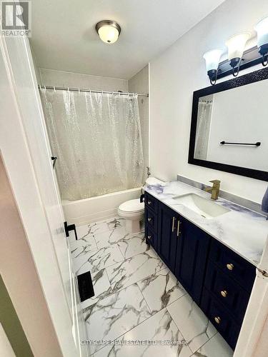 3974 Stardust Drive, Mississauga, ON - Indoor Photo Showing Bathroom