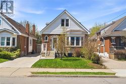 148 HUXLEY AVENUE S  Hamilton, ON L8K 2R1