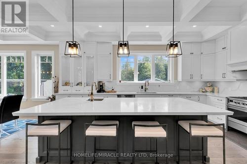 4427 Concession 7, Puslinch, ON - Indoor Photo Showing Kitchen With Upgraded Kitchen