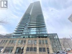 608 - 832 BAY STREET Toronto, ON M5S 1Z6