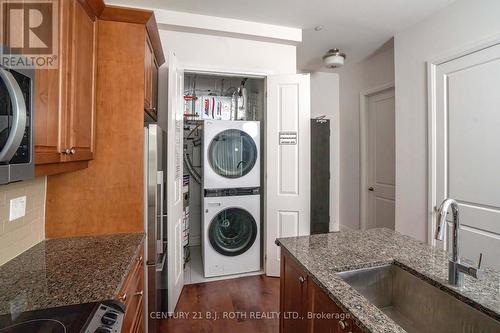 313 - 15277 Yonge Street S, Aurora, ON - Indoor Photo Showing Laundry Room