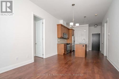 313 - 15277 Yonge Street S, Aurora, ON - Indoor Photo Showing Kitchen