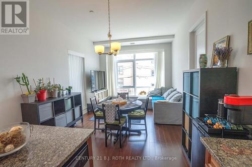 313 - 15277 Yonge Street S, Aurora, ON - Indoor